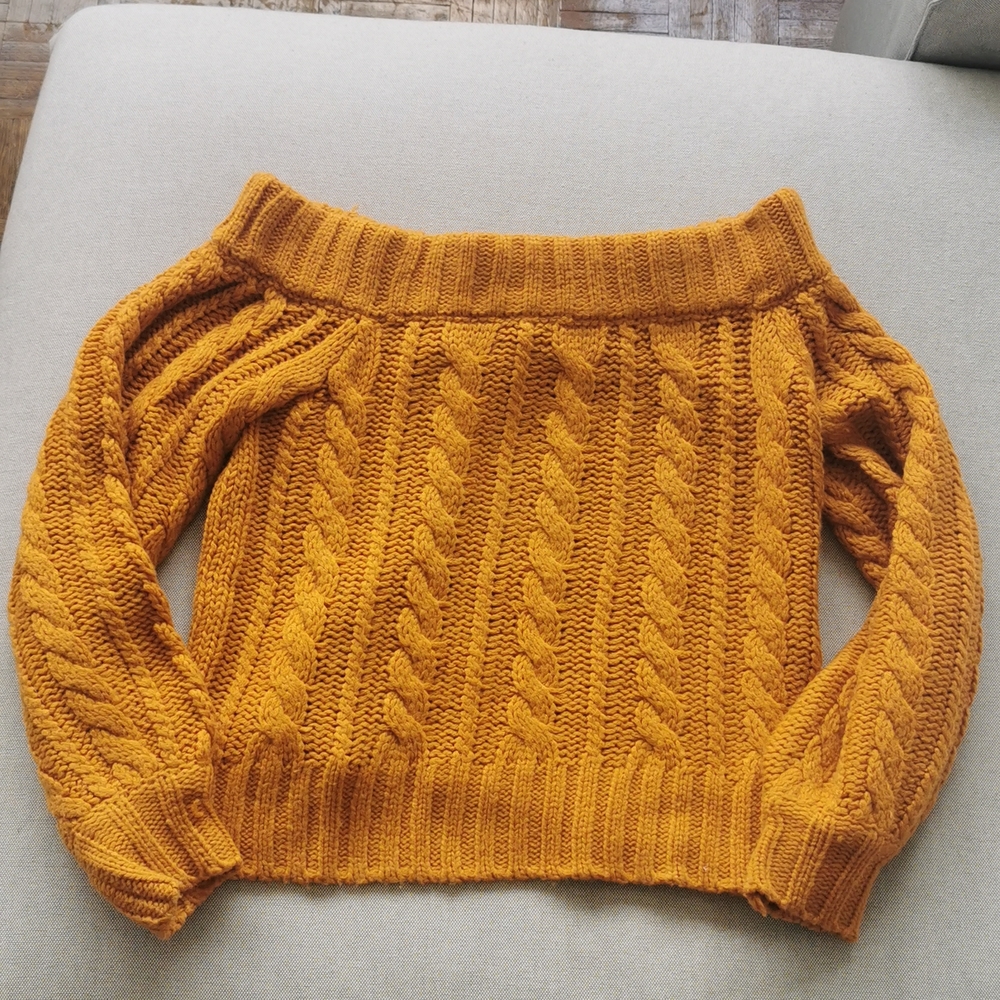 OFF THE SHOULDER SWEATER